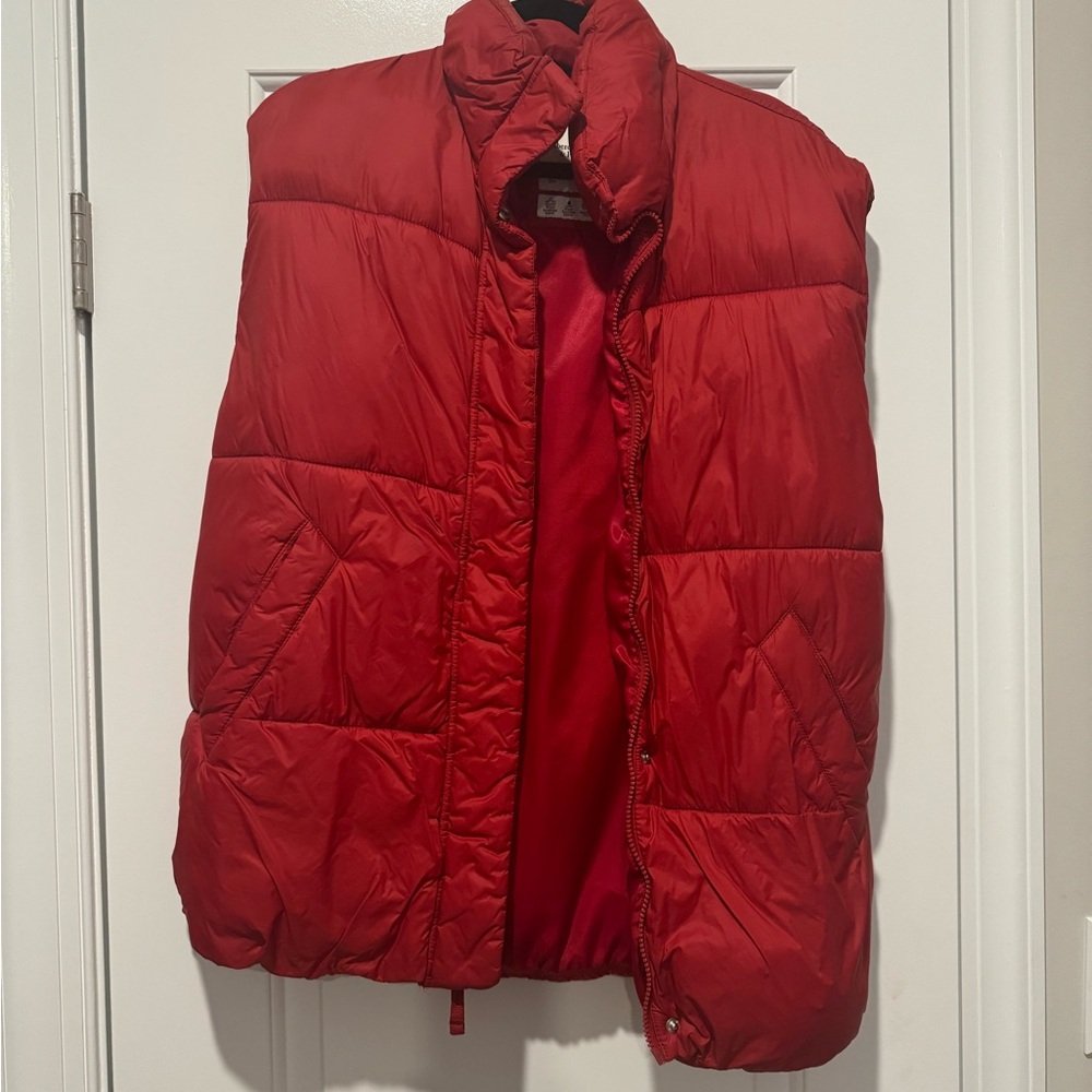Abercrombie & Fitch puffer vest!